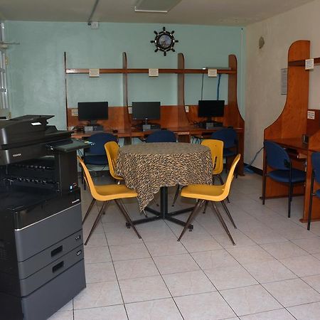 Hostal Universitario ซาน เกรมาน ภายนอก รูปภาพ