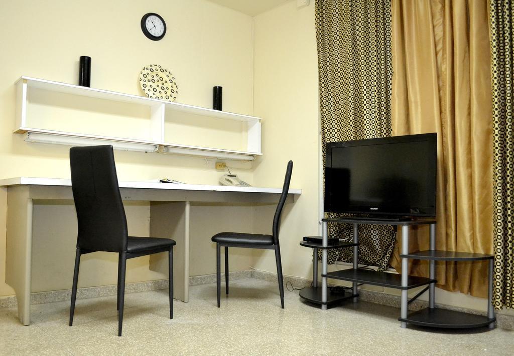 Hostal Universitario ซาน เกรมาน ภายนอก รูปภาพ