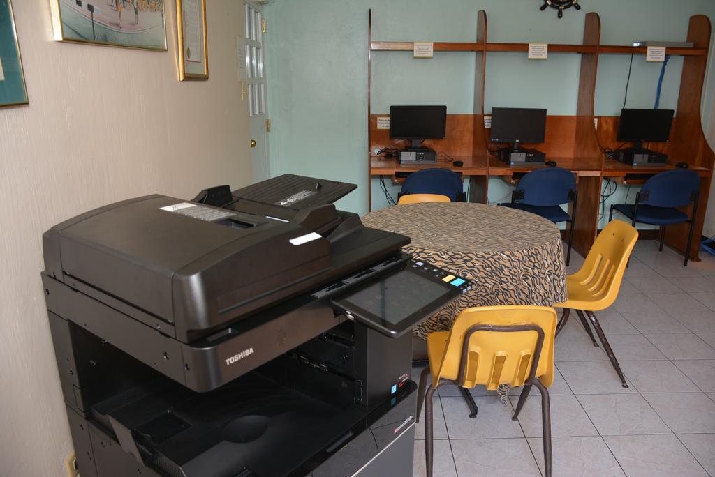 Hostal Universitario ซาน เกรมาน ภายนอก รูปภาพ