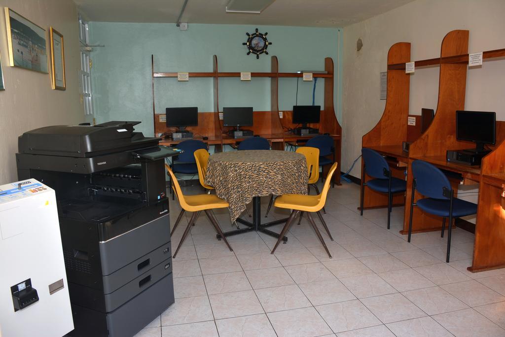 Hostal Universitario ซาน เกรมาน ภายนอก รูปภาพ
